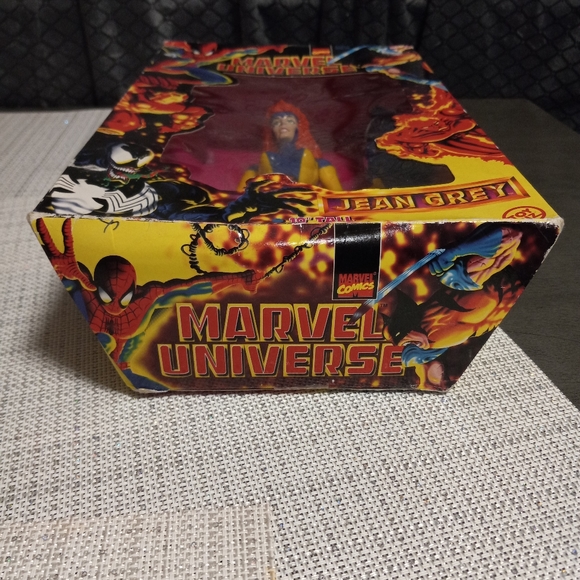 1997 Toy Biz Marvel Universe Jean Grey 10 inch Tall Fully Poseable - Picture 7 of 9
